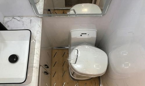 又一精品房車亮相 車長近6米，廚具衛(wèi)浴一應俱全，不足37萬