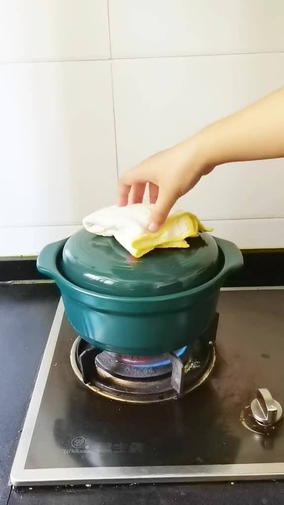 砂鍋 顏值與實力兼備的廚房網紅，如何選對耐住冰火考驗的好廚具？